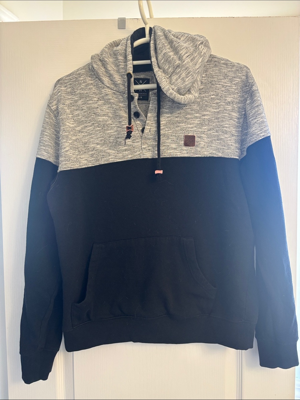 Men's Two-Tone Gray & Black Hooded Pullover Sweatshirt